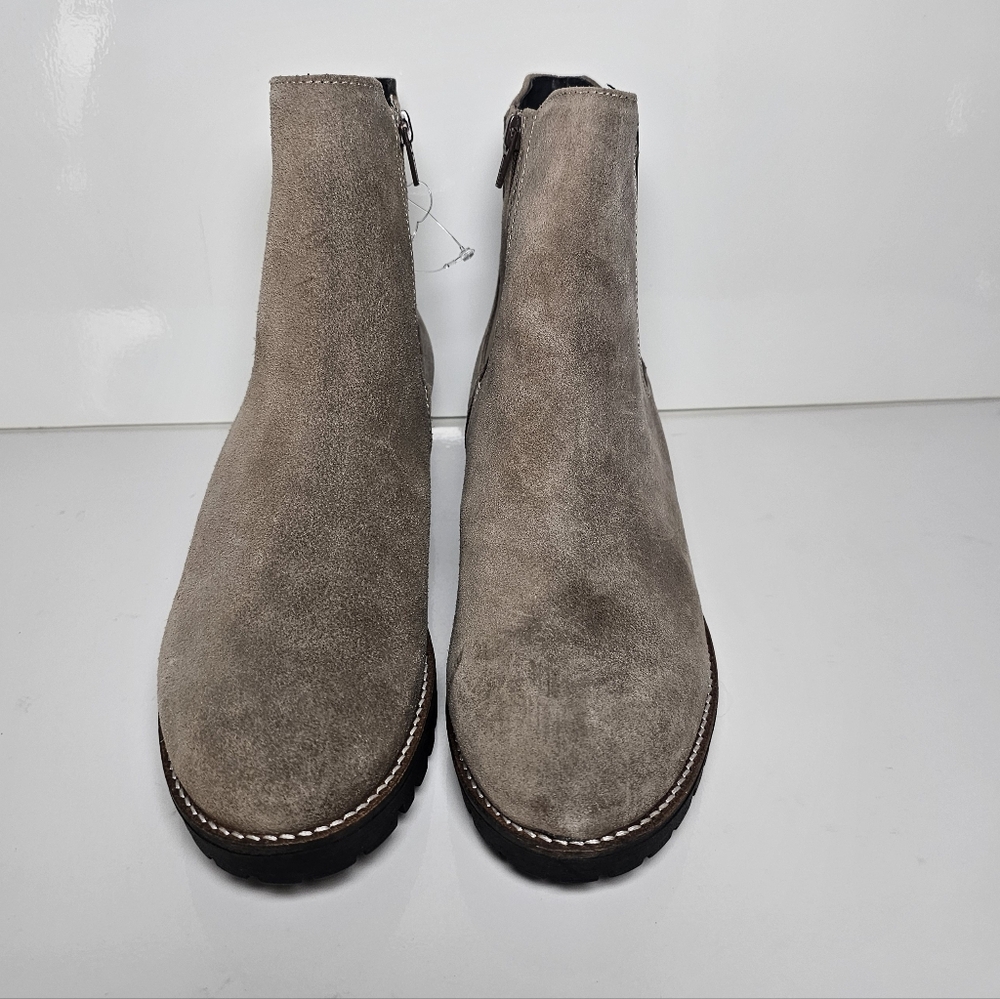 Helene Rouge Tan Suede Chelsea Ankle Boots - Size 11 NWOB New With Defects